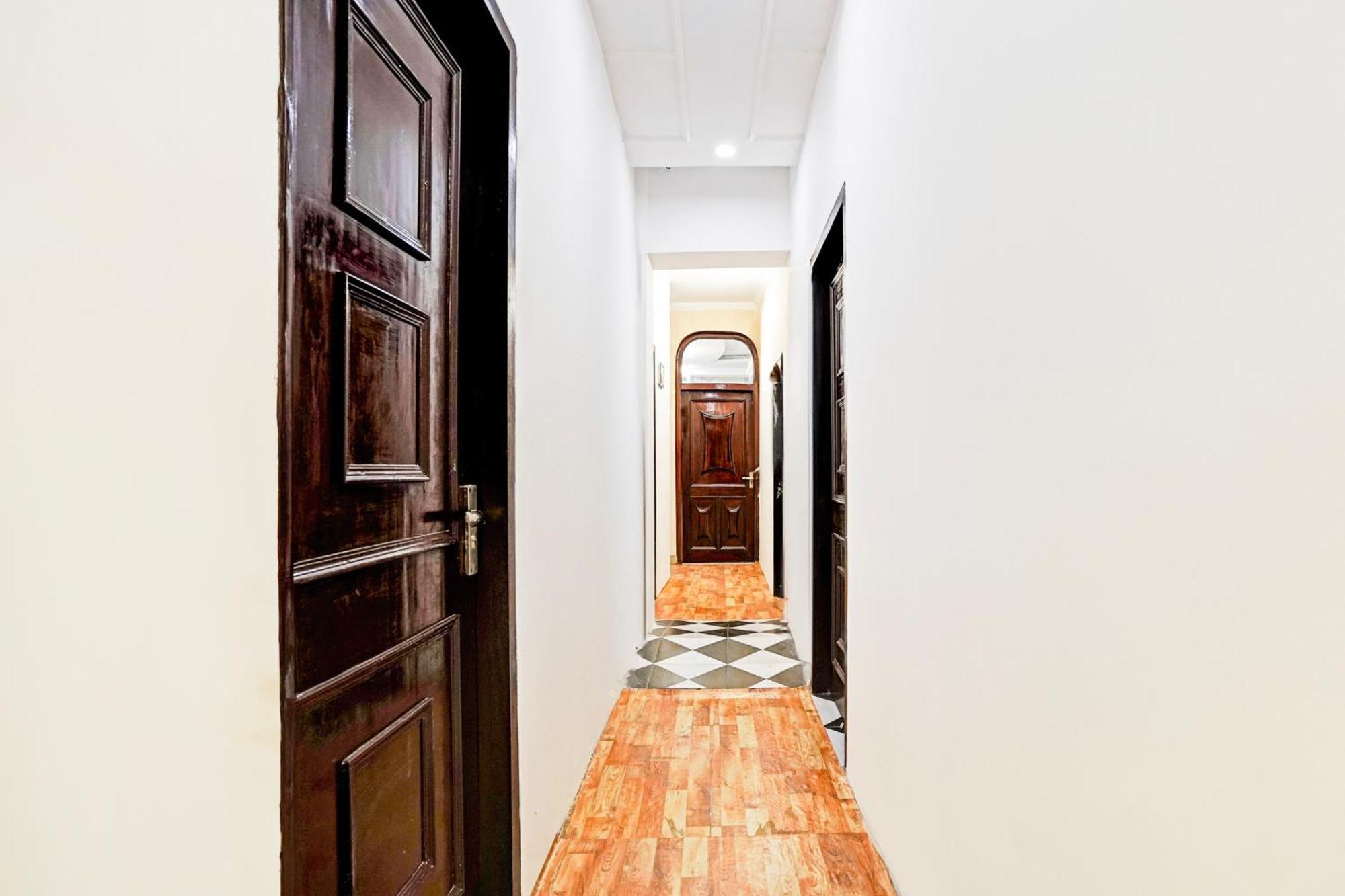 Hotel O Le Empire Stay House New Delhi Ngoại thất bức ảnh